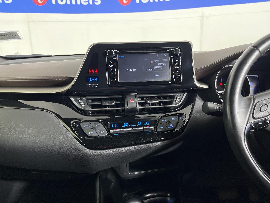 Photo '18' of Toyota C-HR Photo '18' of Toyota C-HR