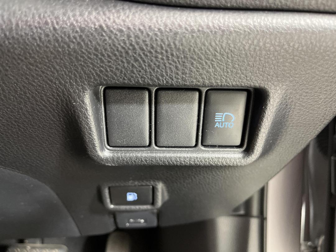 Photo '24' of Toyota C-HR Photo '24' of Toyota C-HR