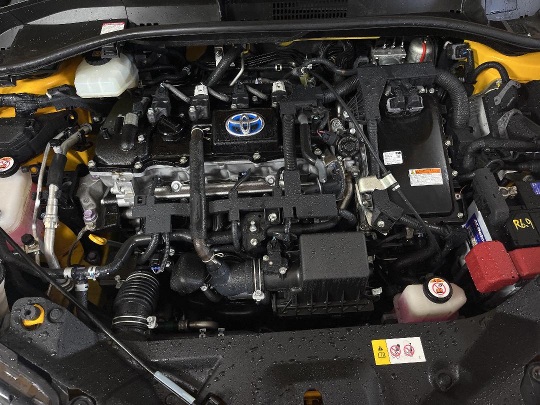 Photo '13' of Toyota C-HR