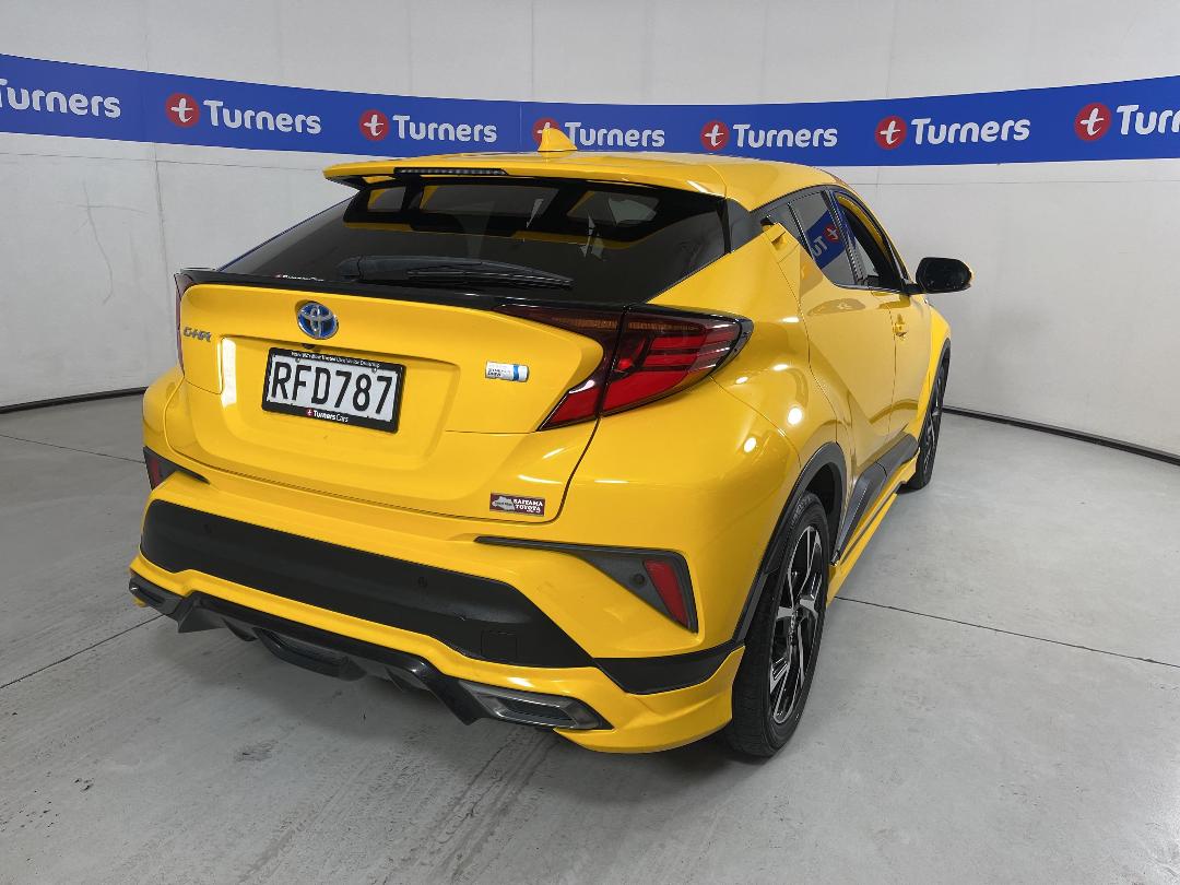 Photo '7' of Toyota C-HR