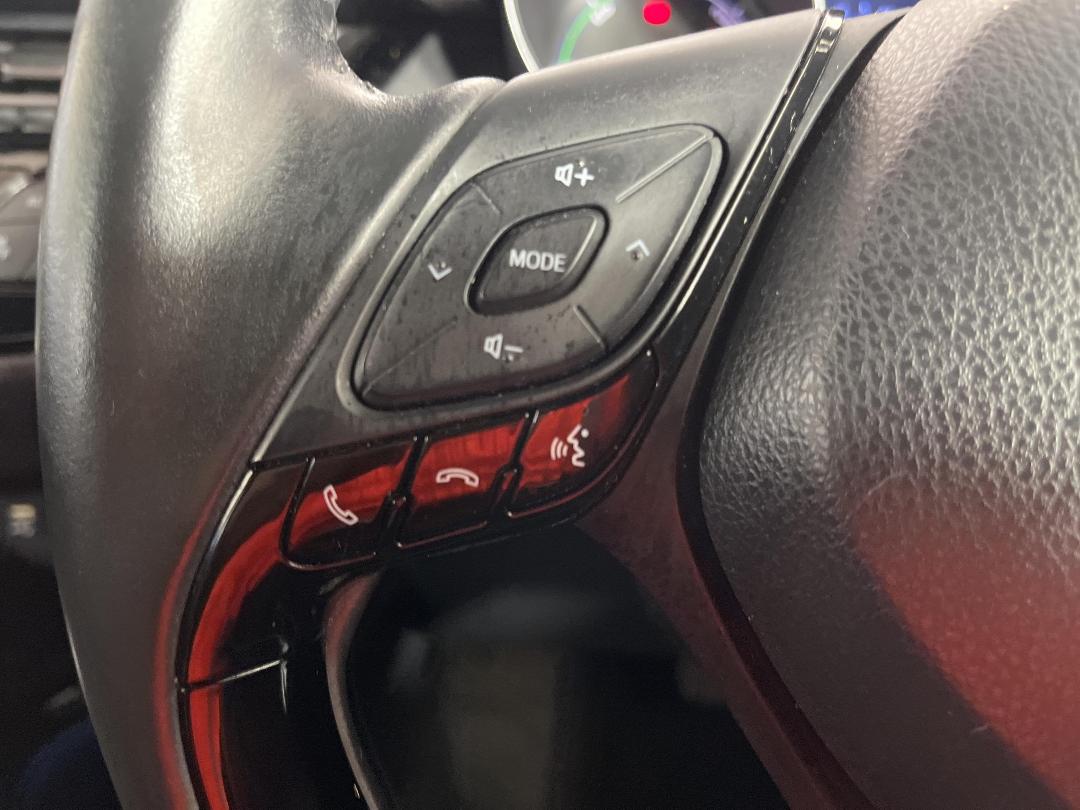 Photo '24' of Toyota C-HR