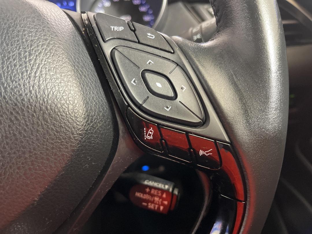 Photo '23' of Toyota C-HR