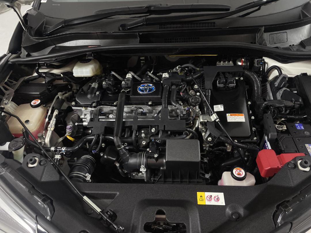 Photo '13' of Toyota C-HR