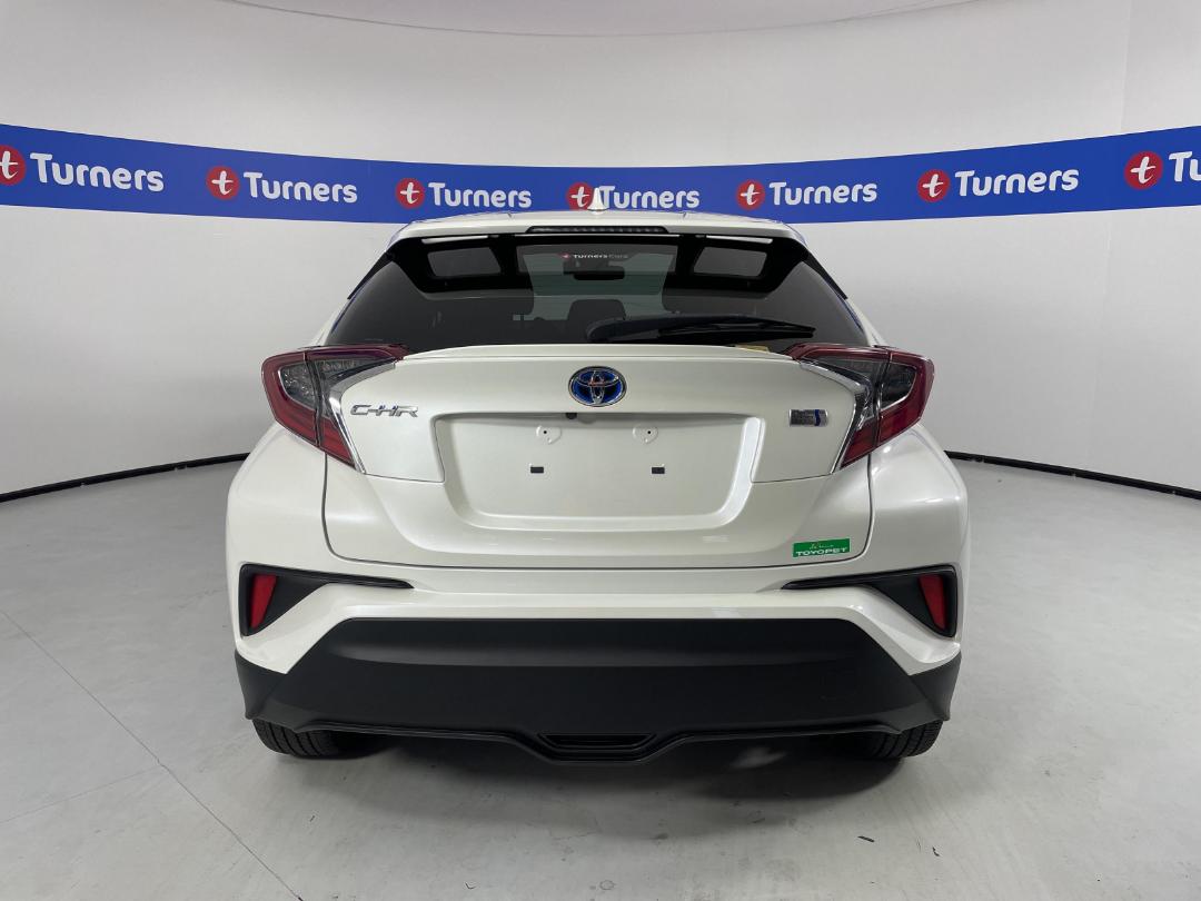 Photo '6' of Toyota C-HR