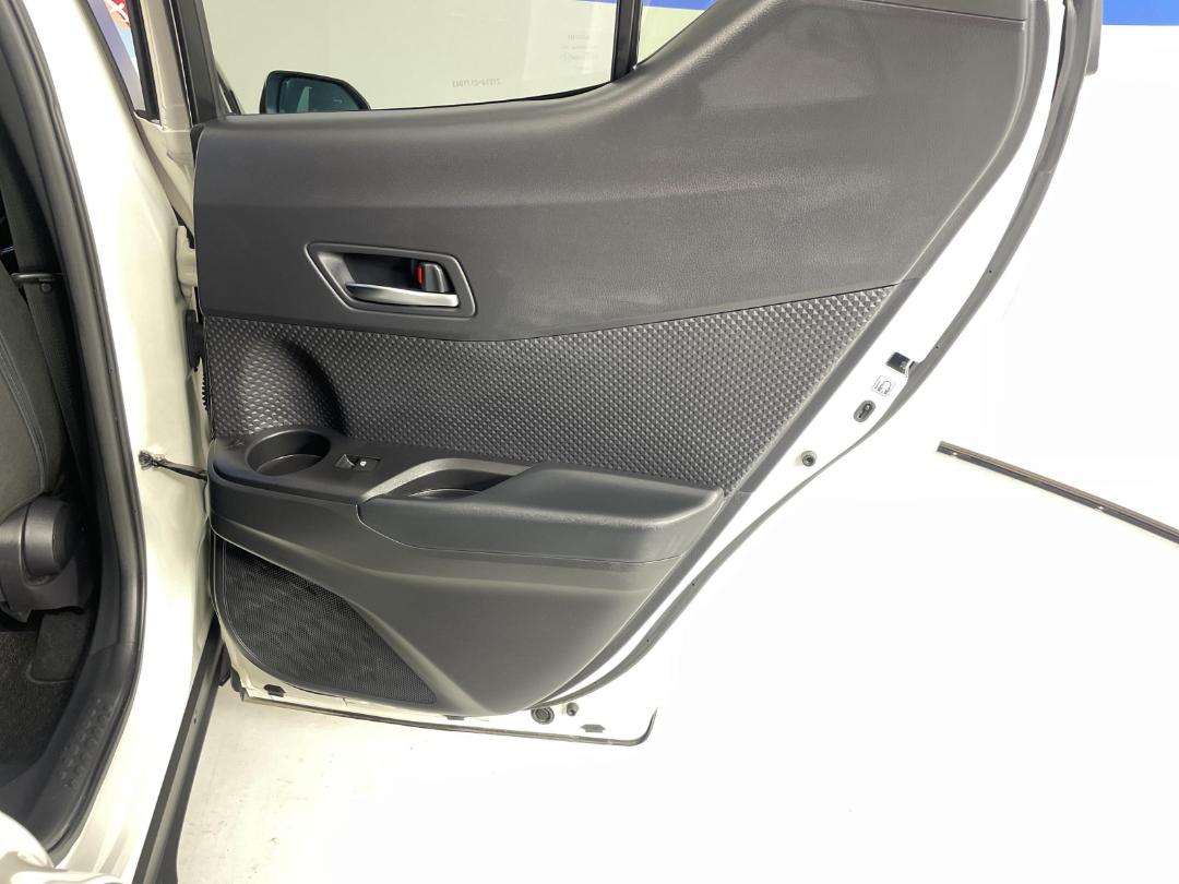 Photo '19' of Toyota C-HR