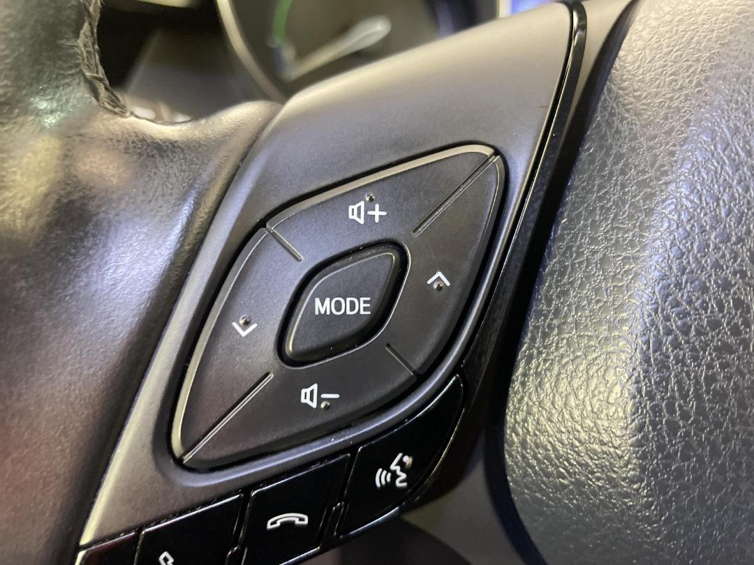 Photo '23' of Toyota C-HR