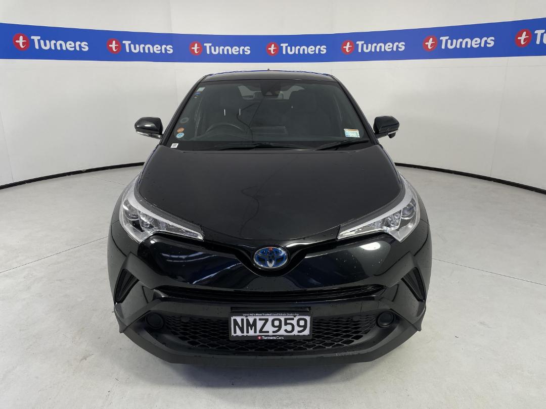 Photo '2' of Toyota C-HR