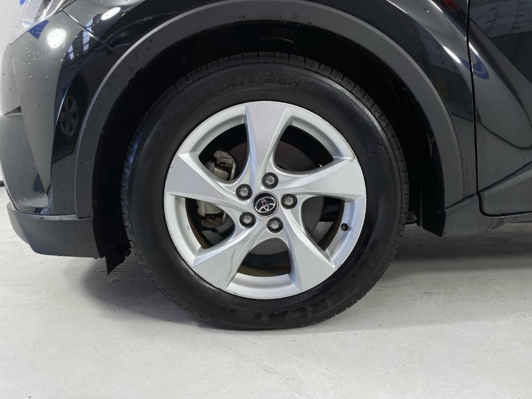 Photo '10' of Toyota C-HR