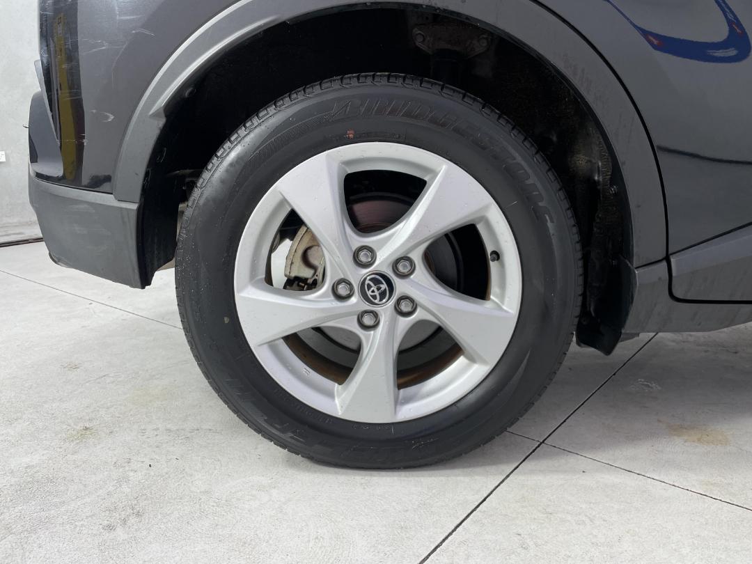 Photo '12' of Toyota C-HR