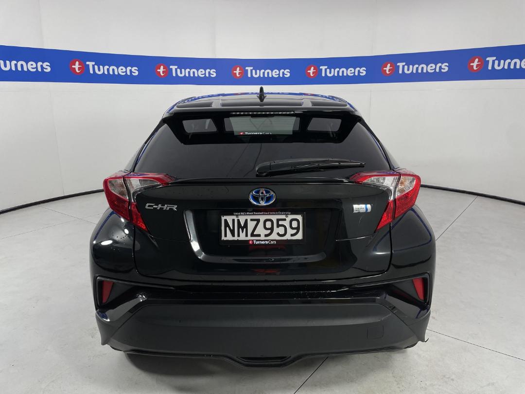 Photo '6' of Toyota C-HR