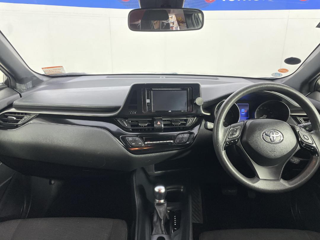 Photo '17' of Toyota C-HR