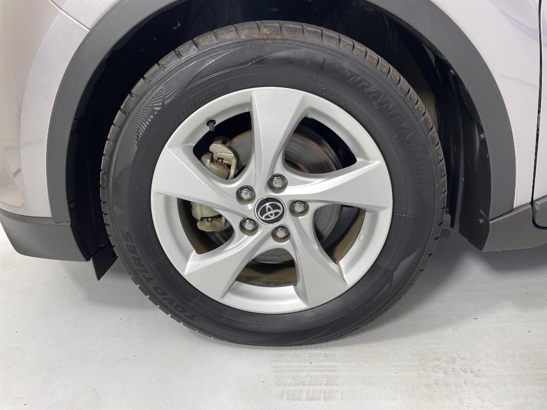 Photo '10' of Toyota C-HR