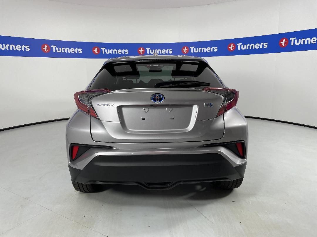 Photo '6' of Toyota C-HR