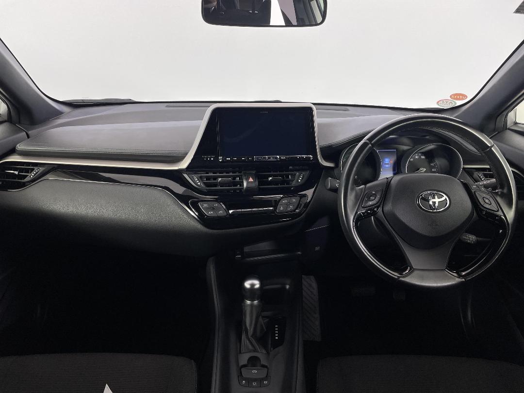 Photo '17' of Toyota C-HR