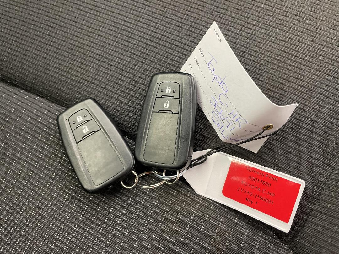 Photo '22' of Toyota C-HR