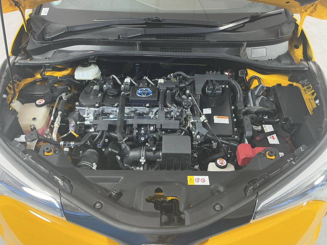 Photo '13' of Toyota C-HR