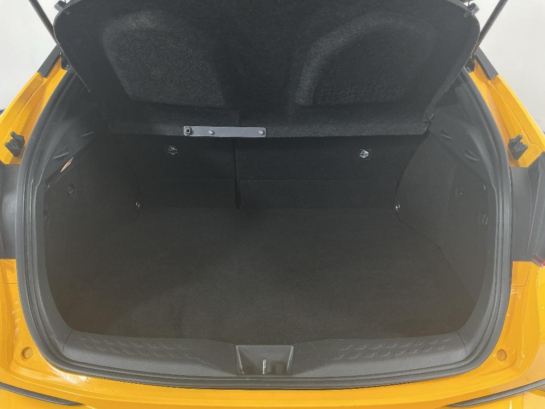 Photo '14' of Toyota C-HR