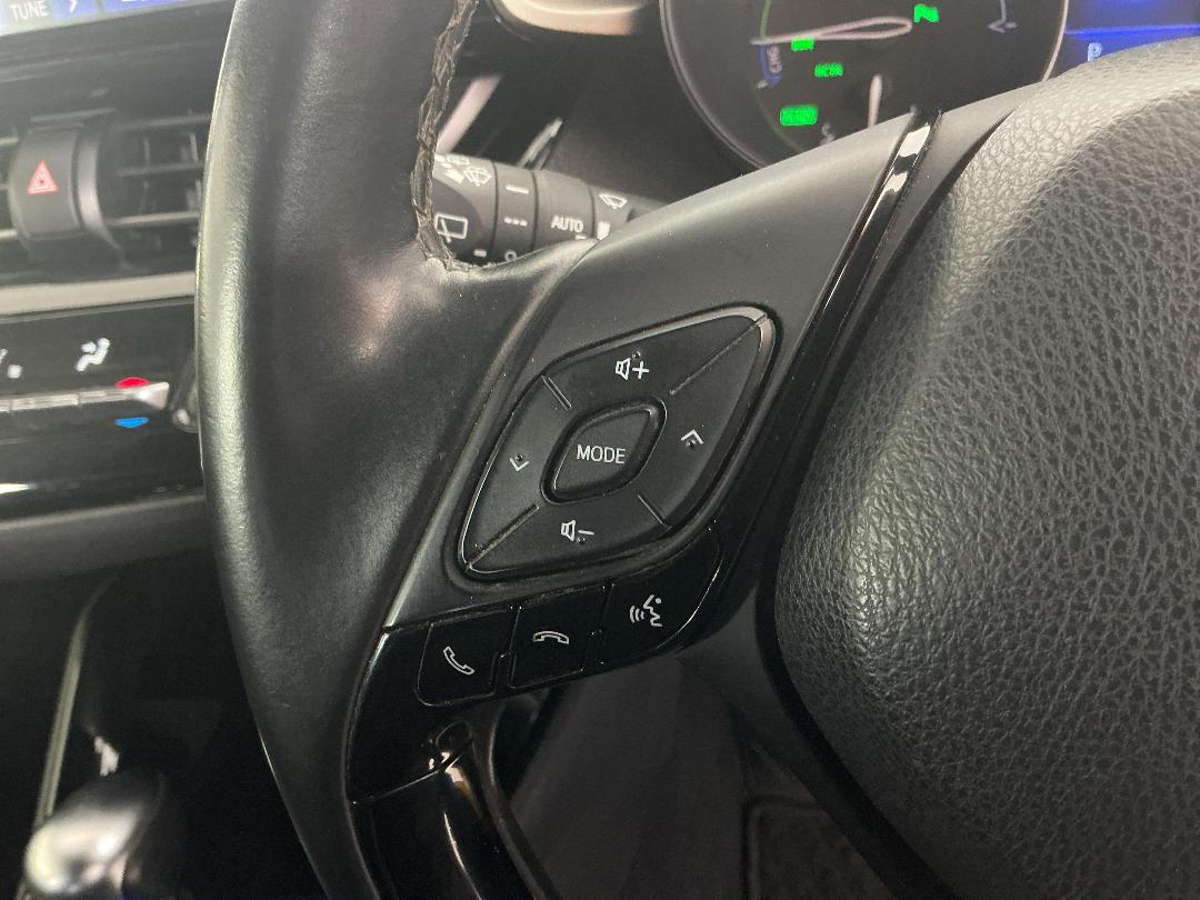 Photo '26' of Toyota C-HR