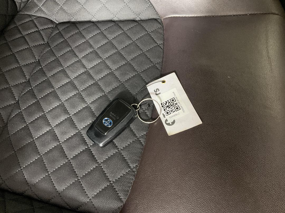 Photo '22' of Toyota C-HR