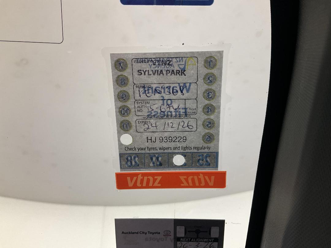 Photo '23' of Toyota C-HR