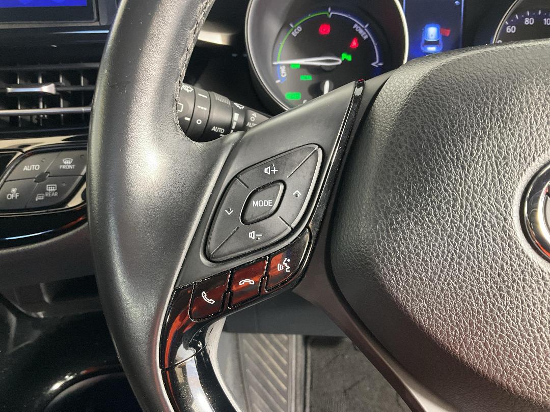 Photo '27' of Toyota C-HR