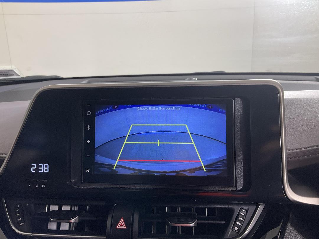 Photo '31' of Toyota C-HR