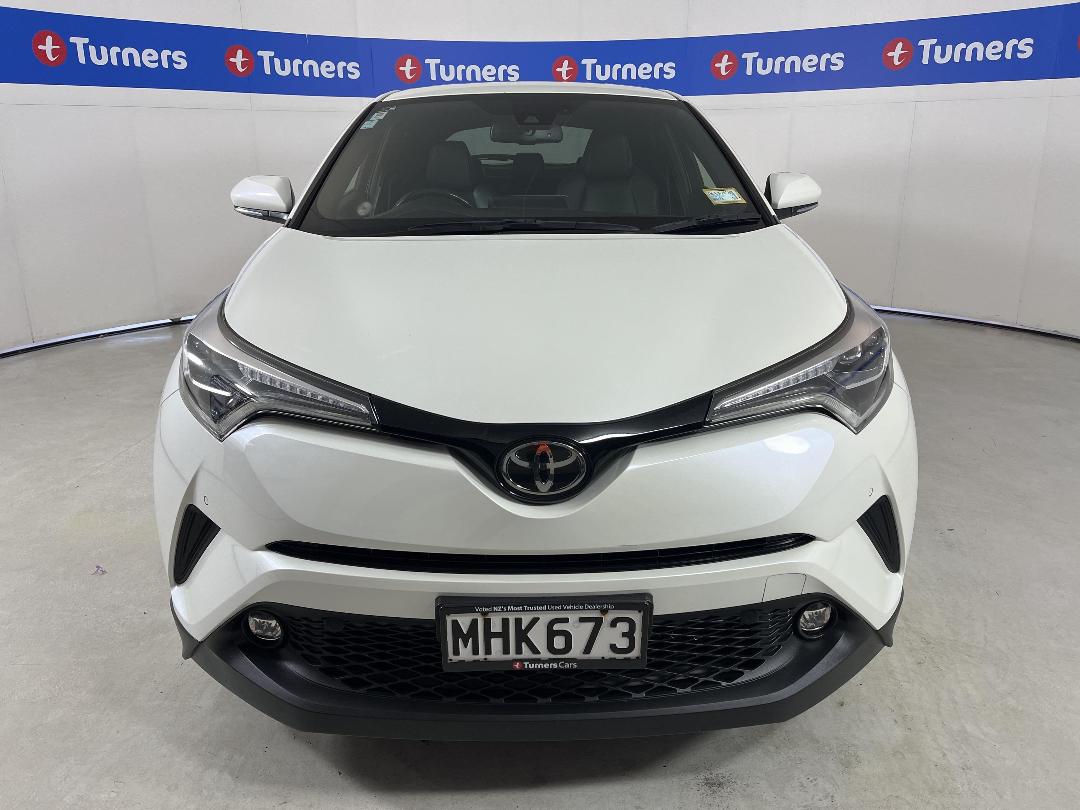 Photo '2' of Toyota C-HR