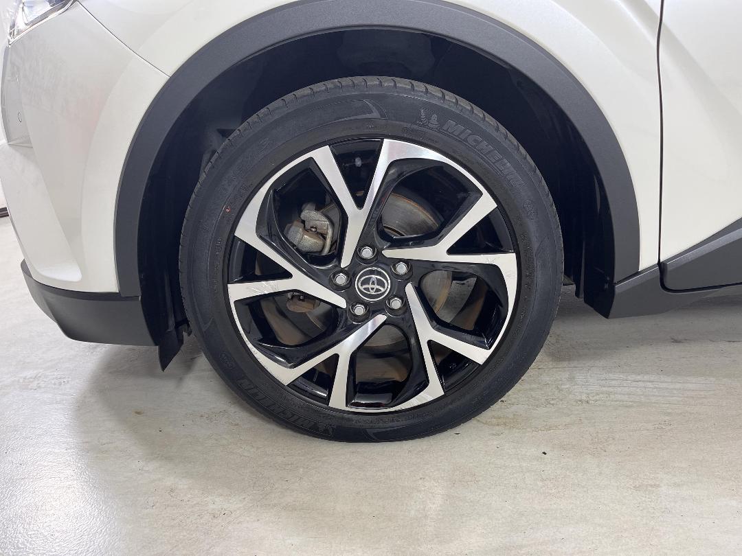 Photo '10' of Toyota C-HR