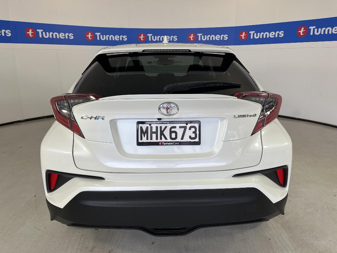 Photo '6' of Toyota C-HR