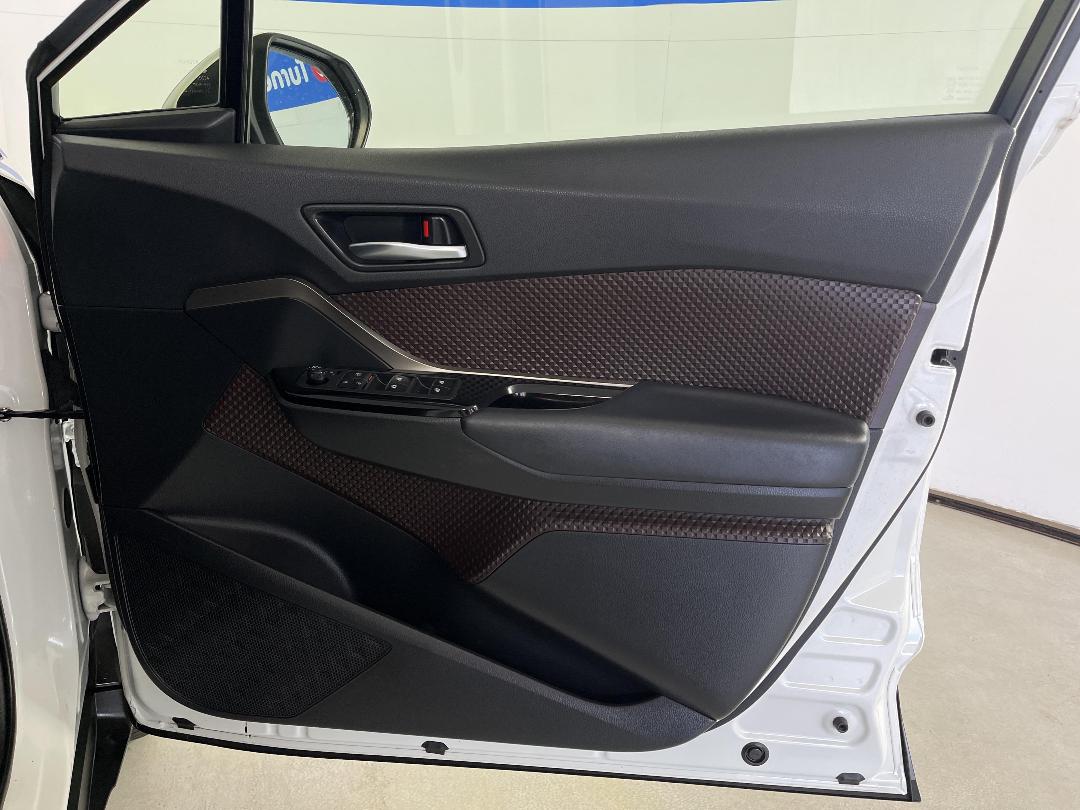 Photo '15' of Toyota C-HR