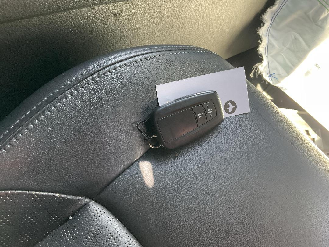 Photo '12' of Toyota C-HR Limited Photo '12' of Toyota C-HR Limited