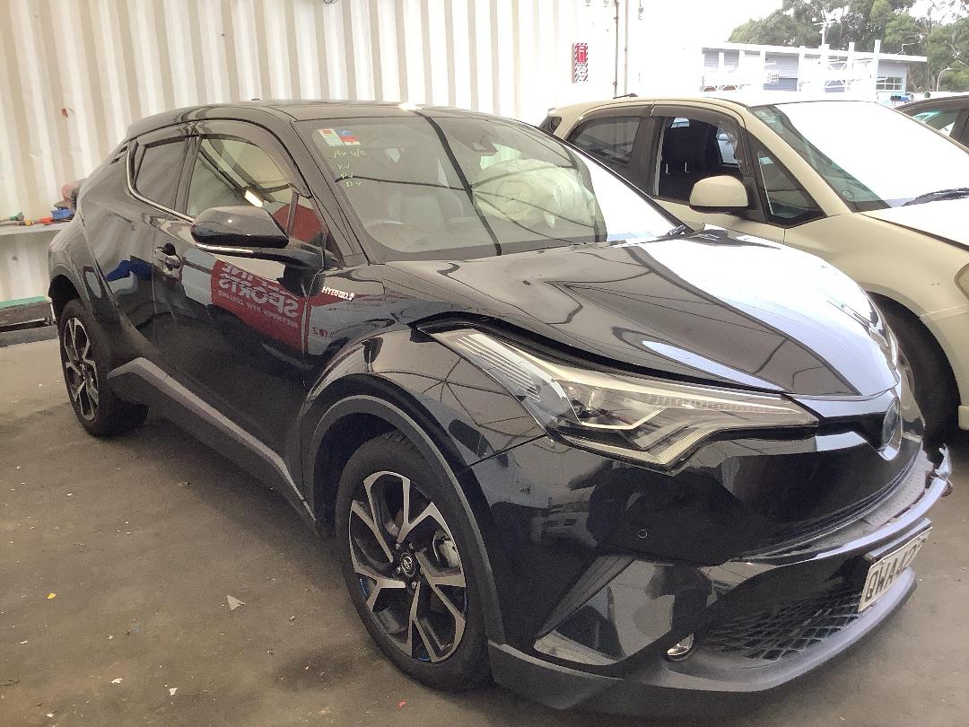 Photo '4' of Toyota C-HR Photo '4' of Toyota C-HR