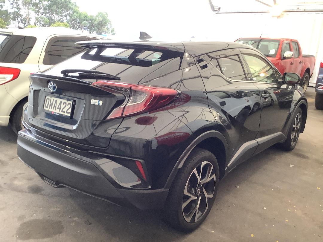Photo '5' of Toyota C-HR Photo '5' of Toyota C-HR