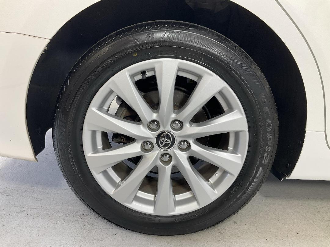 Photo '12' of Toyota Camry