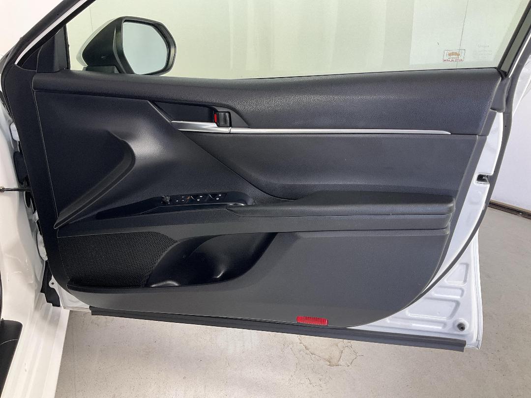 Photo '15' of Toyota Camry