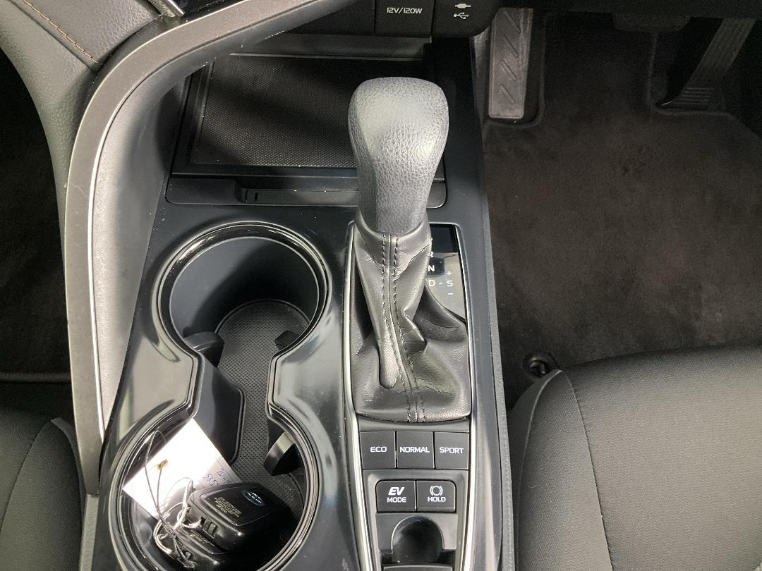 Photo '18' of Toyota Camry