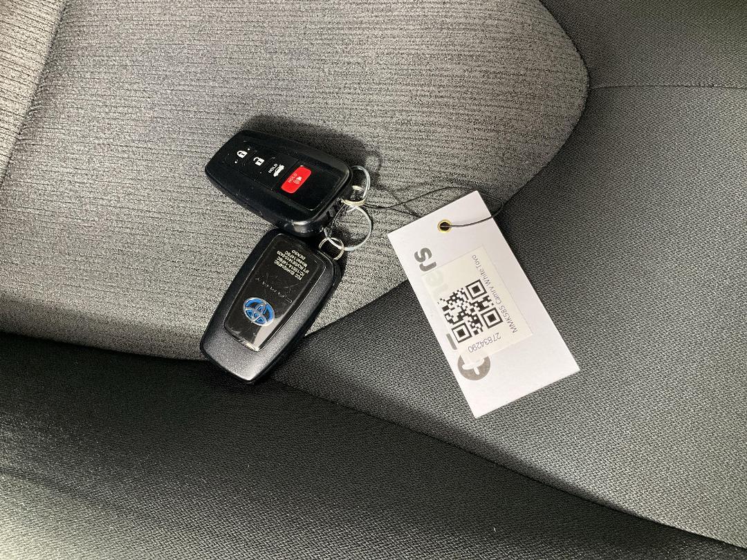 Photo '22' of Toyota Camry