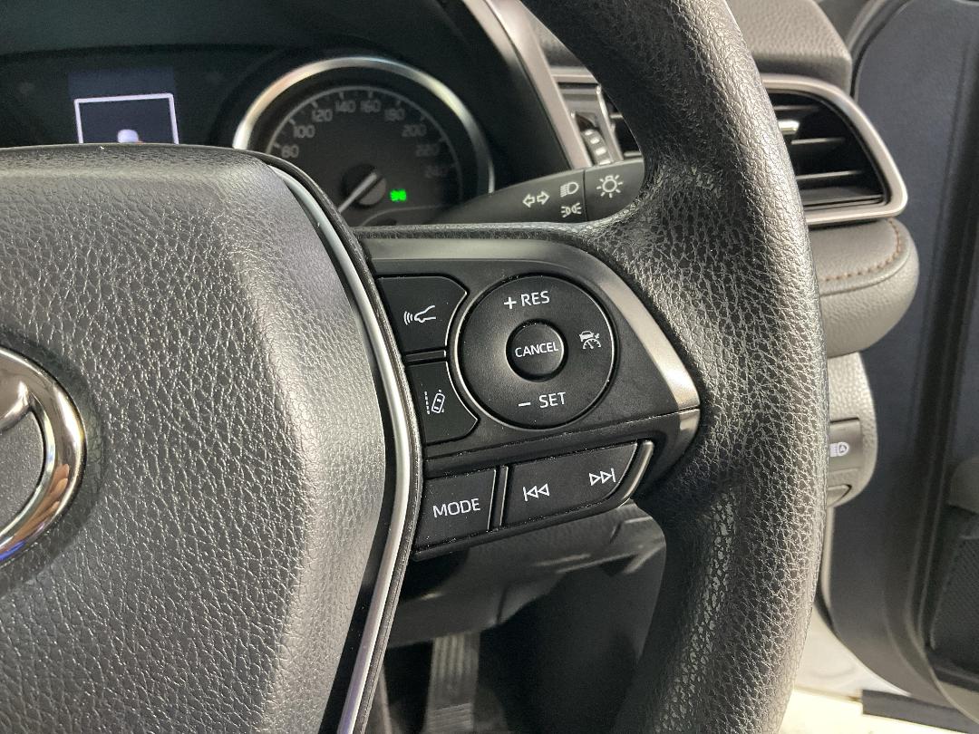 Photo '27' of Toyota Camry