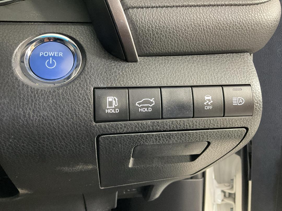 Photo '29' of Toyota Camry