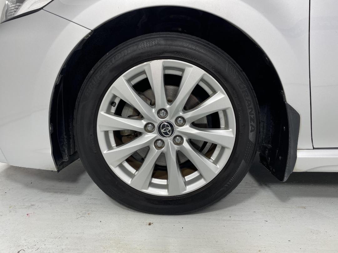 Photo '10' of Toyota Camry