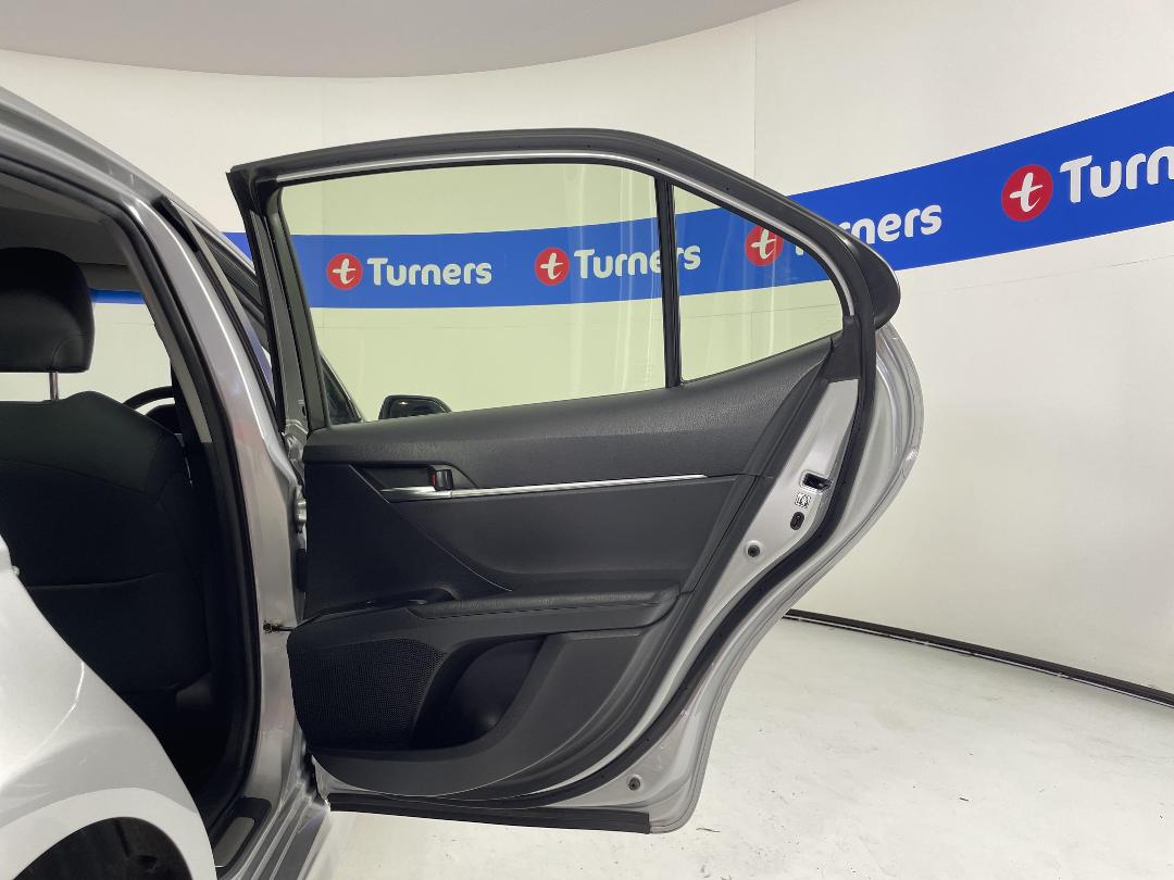 Photo '19' of Toyota Camry