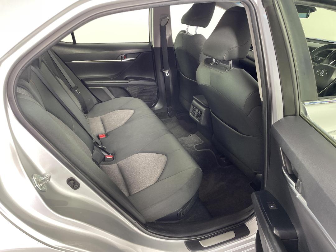 Photo '20' of Toyota Camry