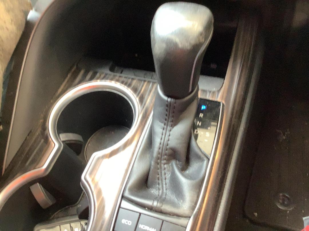 Photo '18' of Toyota Camry