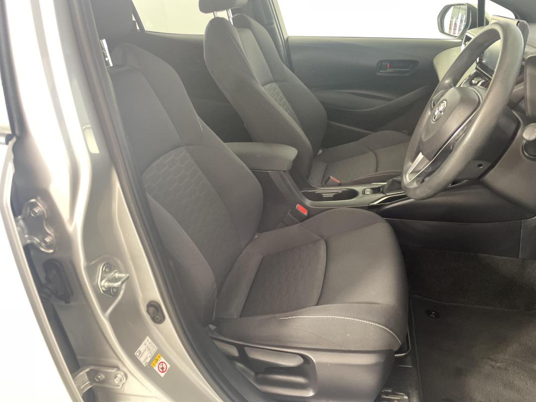 Photo '16' of Toyota Corolla Photo '16' of Toyota Corolla