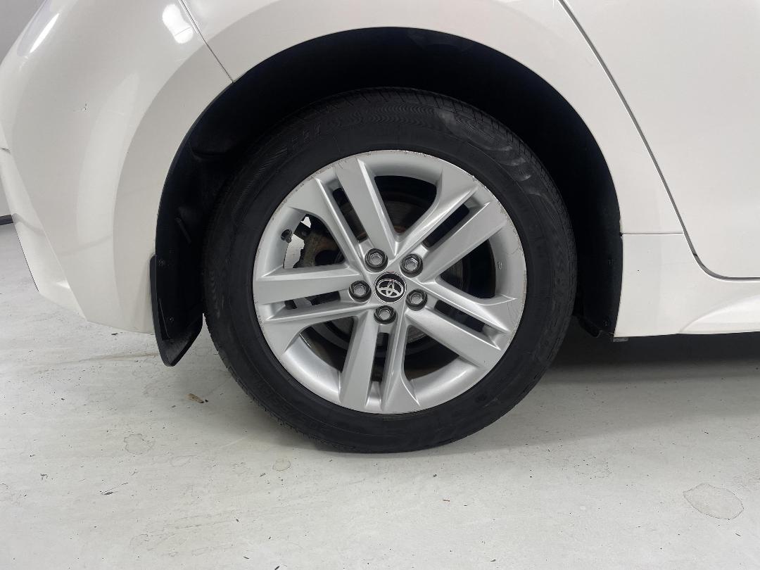 Photo '12' of Toyota Corolla