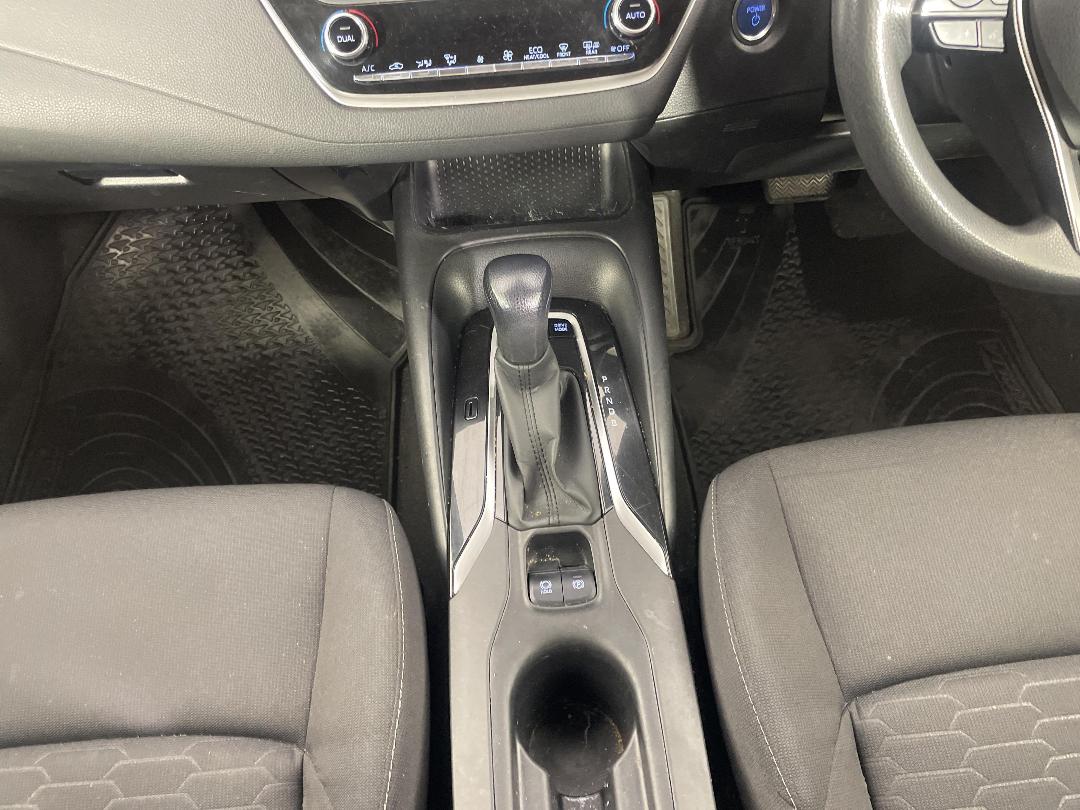 Photo '18' of Toyota Corolla