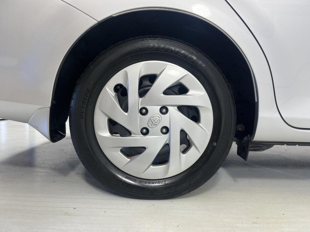 Photo '12' of Toyota Corolla