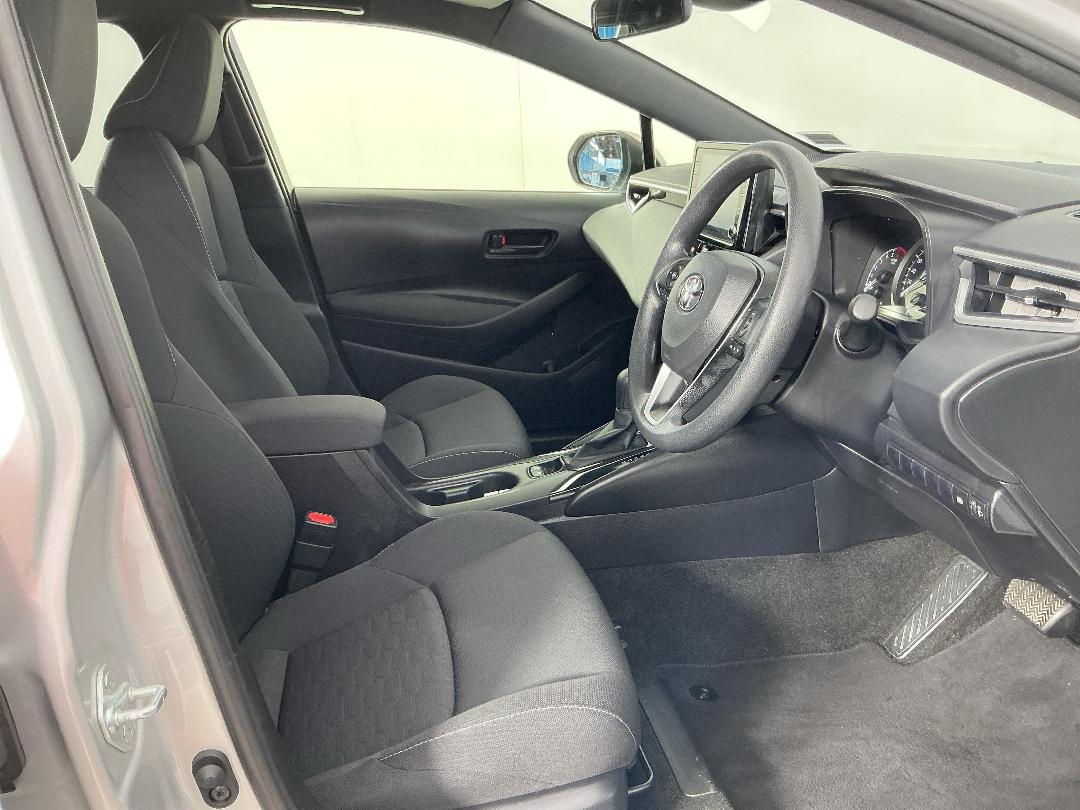 Photo '16' of Toyota Corolla