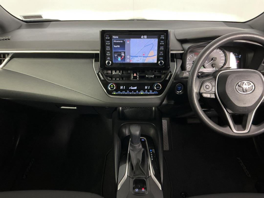 Photo '18' of Toyota Corolla