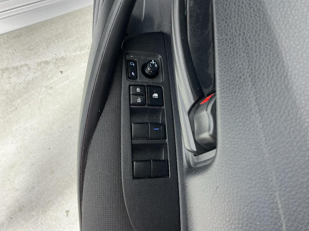 Photo '23' of Toyota Corolla